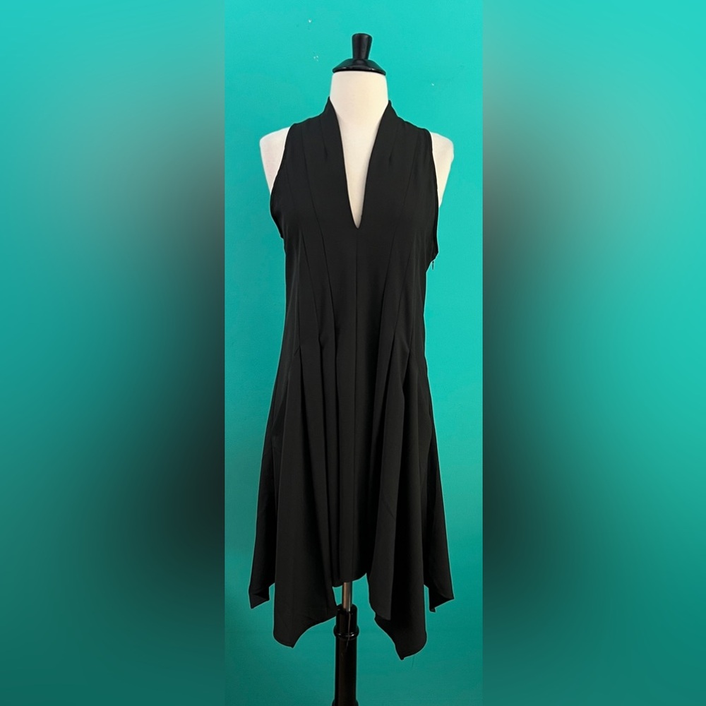 De Philo Black Pleated V Neck Handkerchief Hem Dress